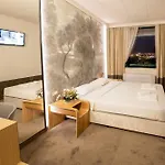 Hotel Raya Garden - Park & Winery Wielkie Tyrnowo