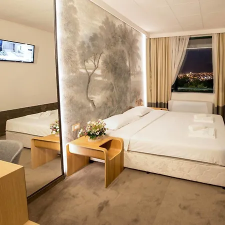 Hotel Park Raya Garden - Free Parking Veliko Tarnovo