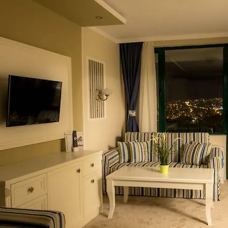 Park Raya Garden - Free Parking Hotel