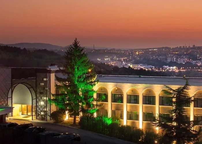 מלון Raya Garden - Park & Winery וליקו טורנובו