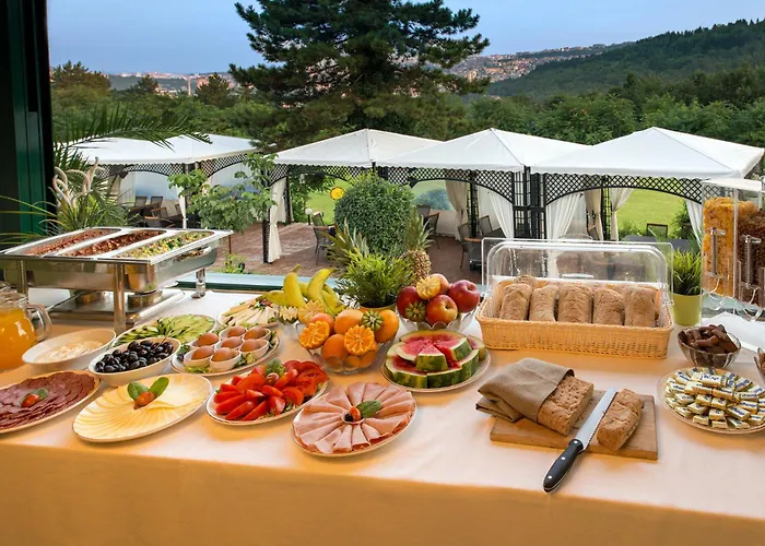 Raya Garden - Park & Winery מלון