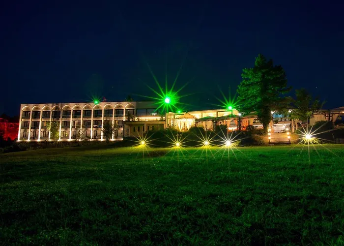 מלון Raya Garden - Park & Winery