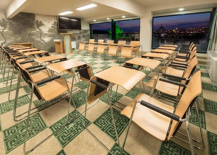 מלון Raya Garden - Park & Winery 3*